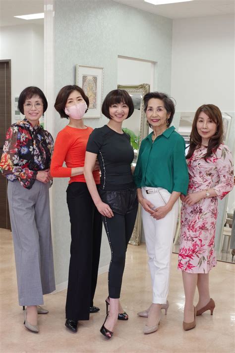 熟女 .